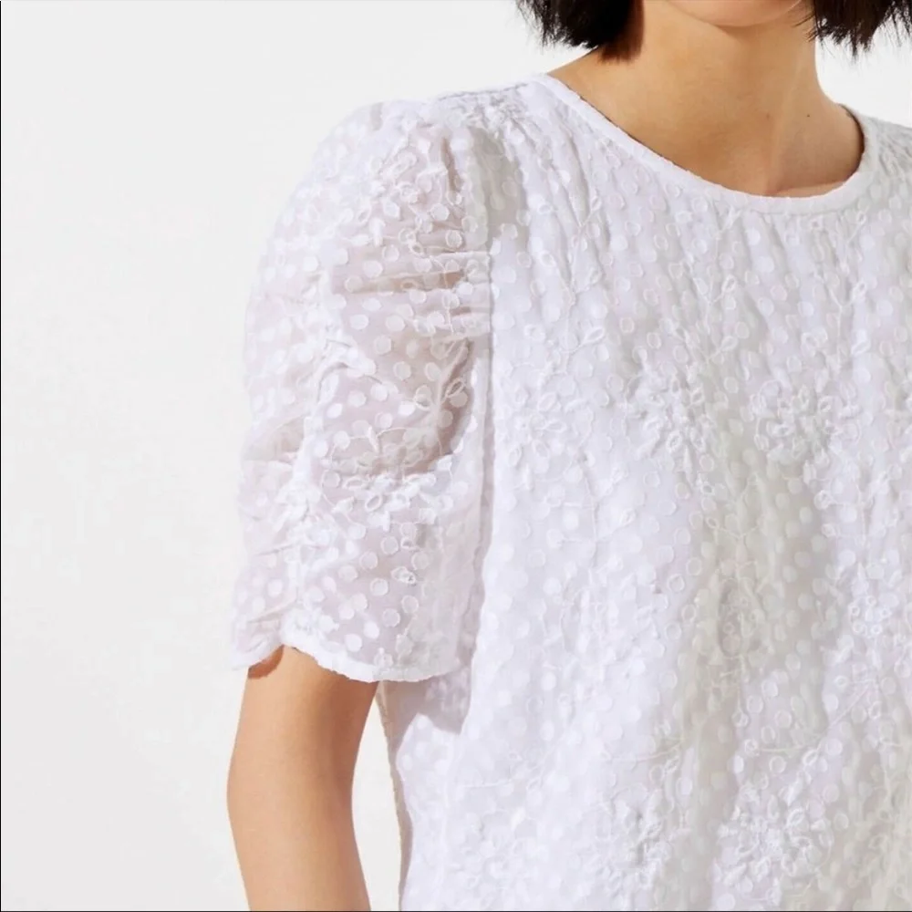 NWOT Super cute Loft blouse with puff sleeves! - Picture 4 of 10